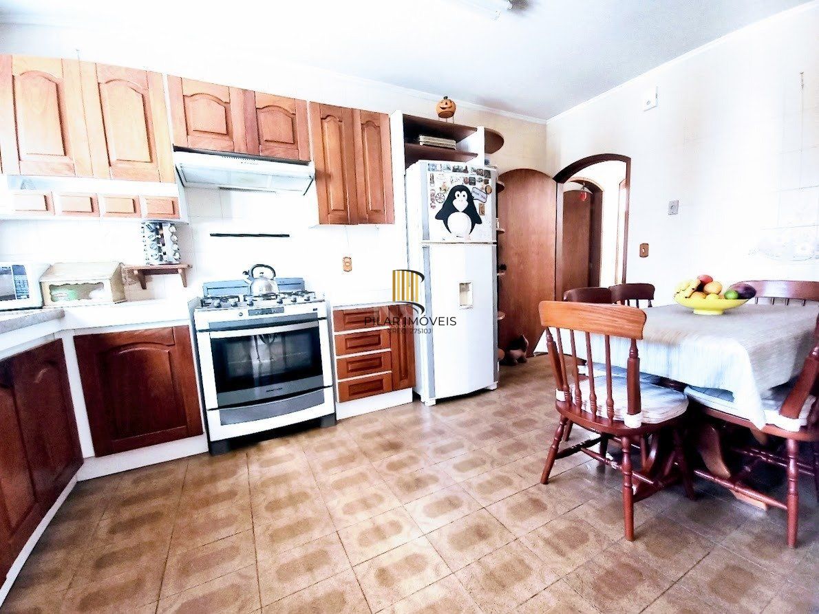 Casa 5 dormitórios no bairro Santana