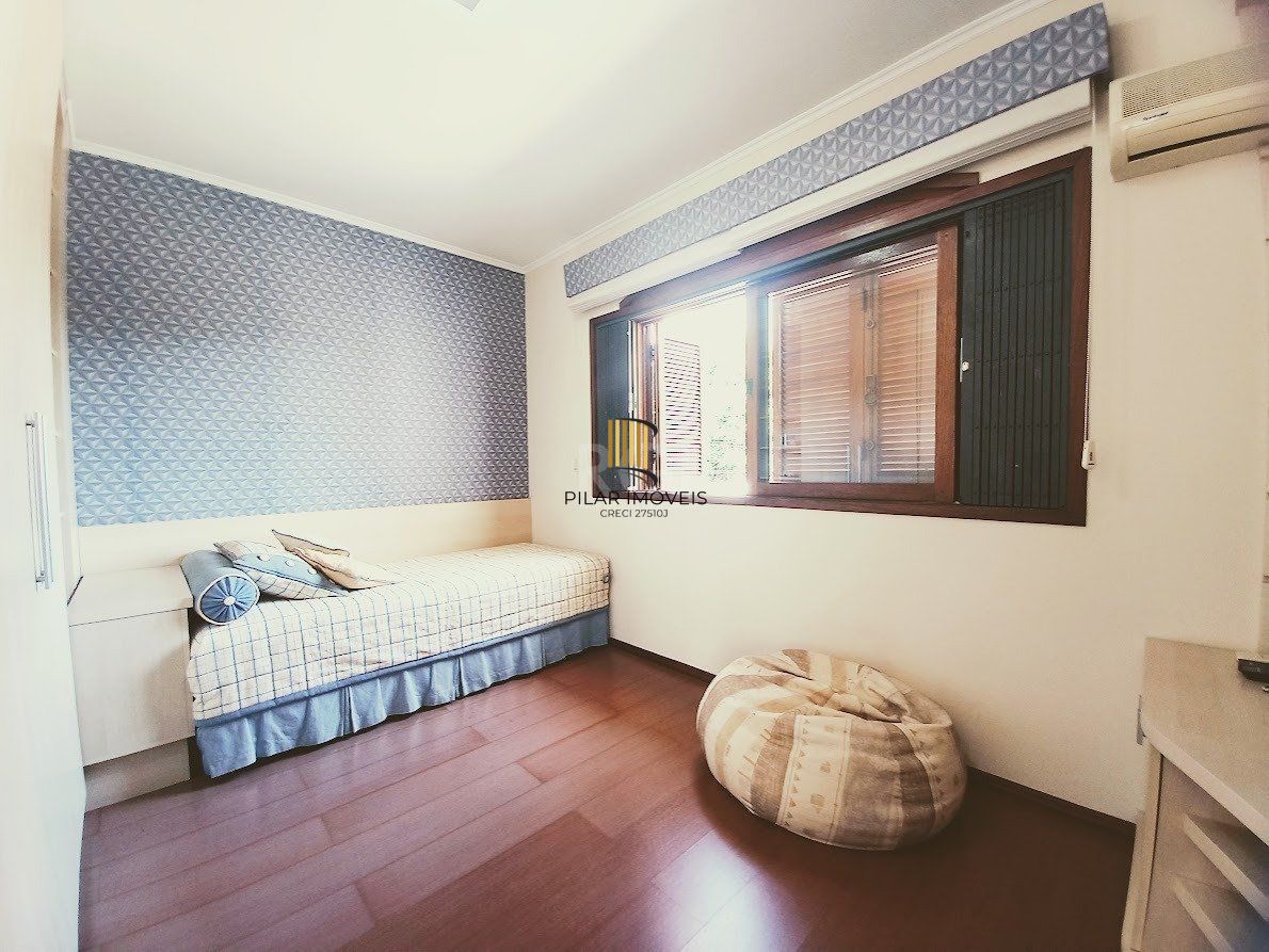 Casa 5 dormitórios no bairro Santana