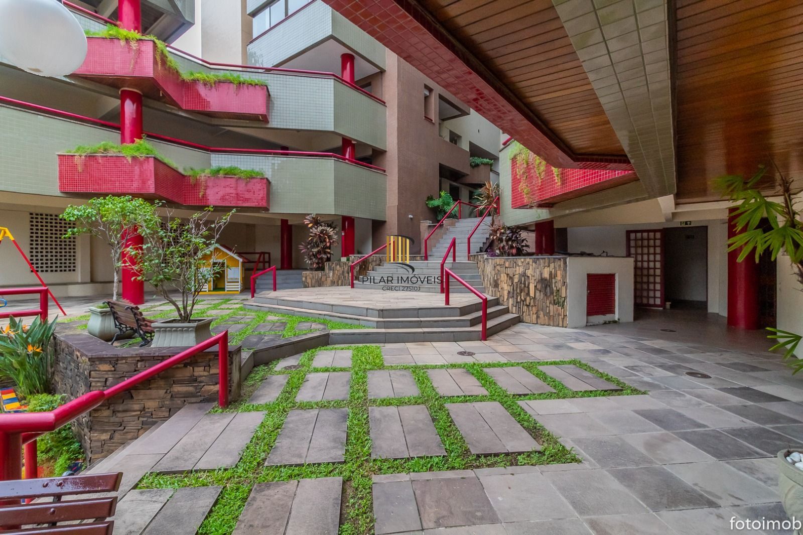 Apartamento 3 dormitórios no bairro Menino Deus