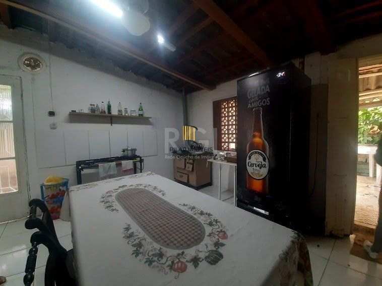 Casa para Venda - 243m², 3 dormitórios, 5 vagas - Medianeira