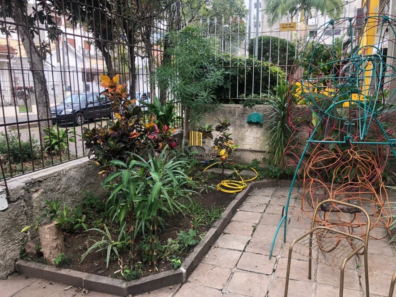 Casa para Venda - 336m², 4 dormitórios, sendo 1 suites, 2 vagas - Azenha