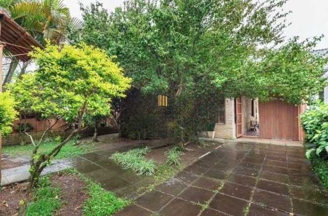 Casa com 2 dormitórios ,sendo 1 suíte para venda no bairro Tristeza em Porto Alegre/RS.