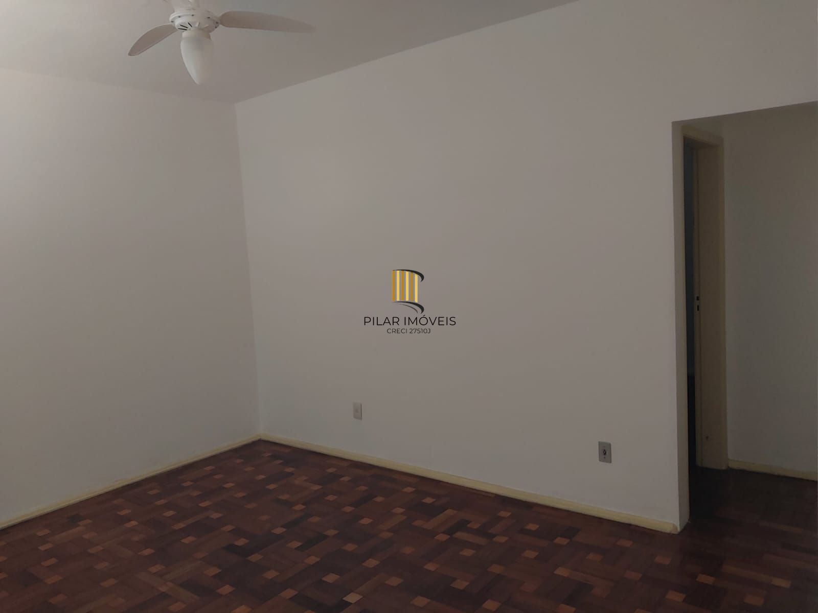 Apartamento de frente com 2 dormitórios para venda no bairro Jardim Botânico em Porto Alegre/RS.