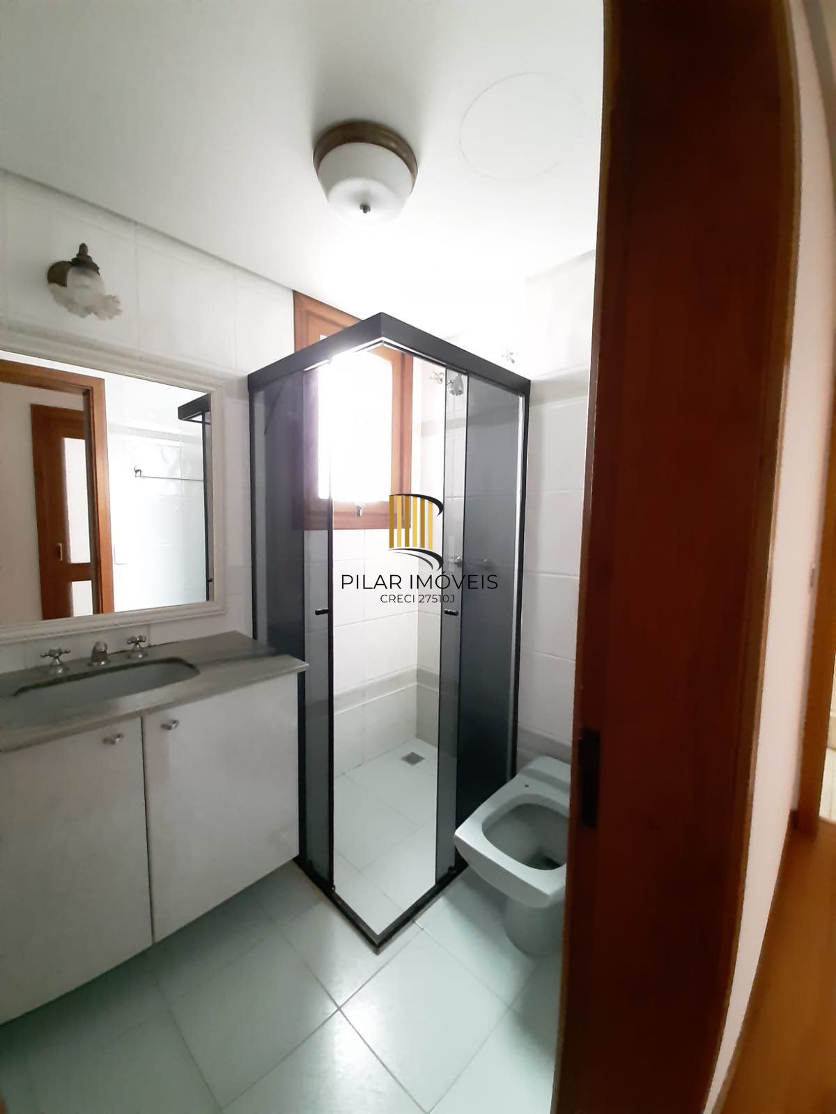 Apartamento para Venda - 181.63m², 3 dormitórios, sendo 1 suites, 2 vagas - Menino Deus