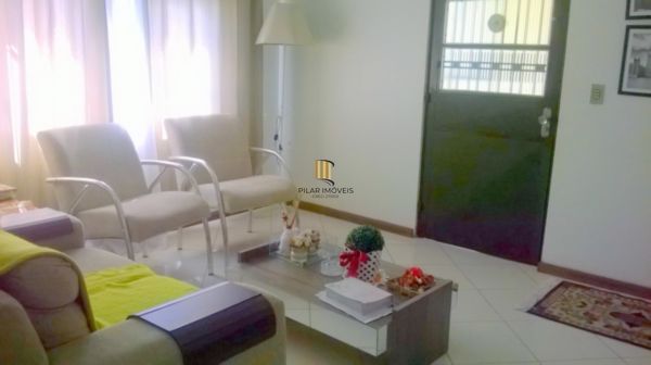 Sobrado para Venda - 240m², 3 dormitórios, sendo 1 suites, 1 vaga - Partenon