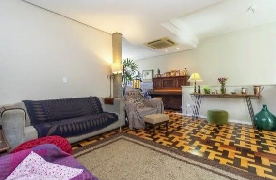 Casa para Venda - 115m², 3 dormitórios, 1 vaga - Petrópolis