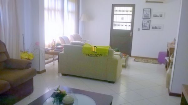 Sobrado para Venda - 240m², 3 dormitórios, sendo 1 suites, 1 vaga - Partenon