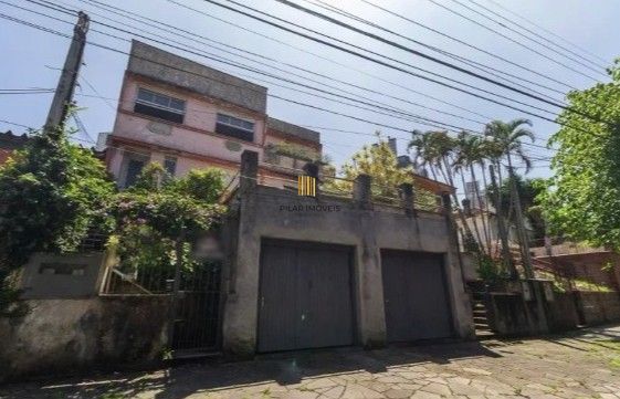 Casa para Venda - 115m², 3 dormitórios, 1 vaga - Petrópolis