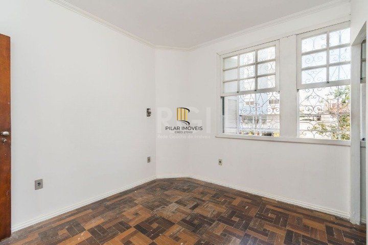 Casa para Venda - 240m², 3 dormitórios, sendo 1 suites, 3 vagas - Santana