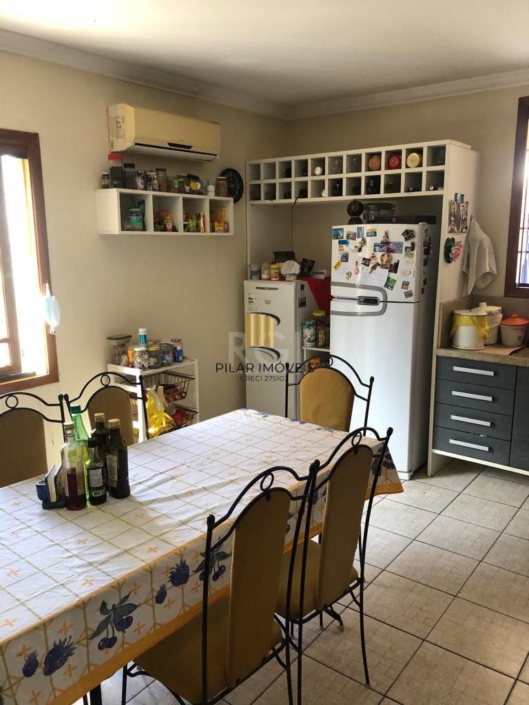 Casa para Venda - 225.91m², 4 dormitórios, sendo 2 suites, 1 vaga - Nonoai