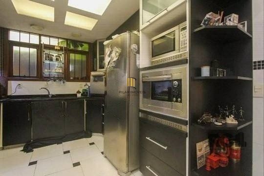 casa com quatro quartos no bairro Passo D'areia