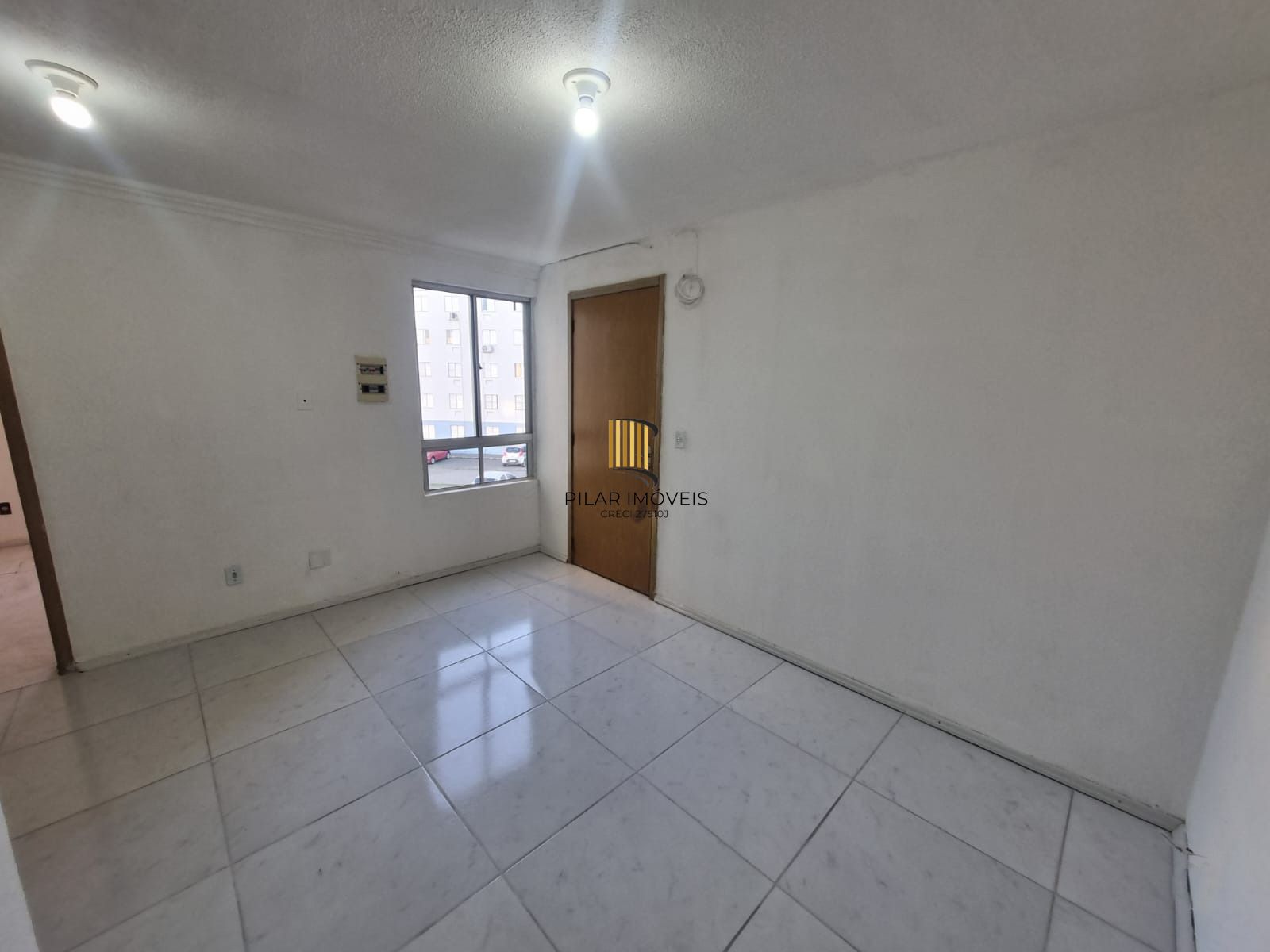 Excelente apartamento de 2 dormitórios, desocupado para venda  no bairro Partenon em Porto Alegre/RS.