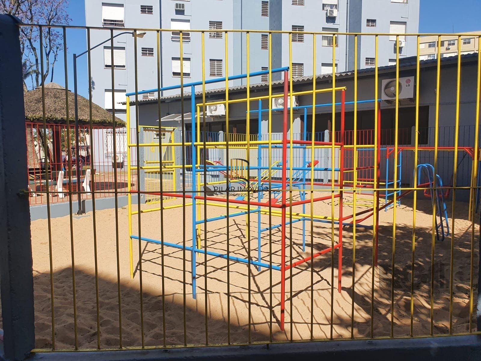 Apartamento 2 dormitórios no bairro Azenha