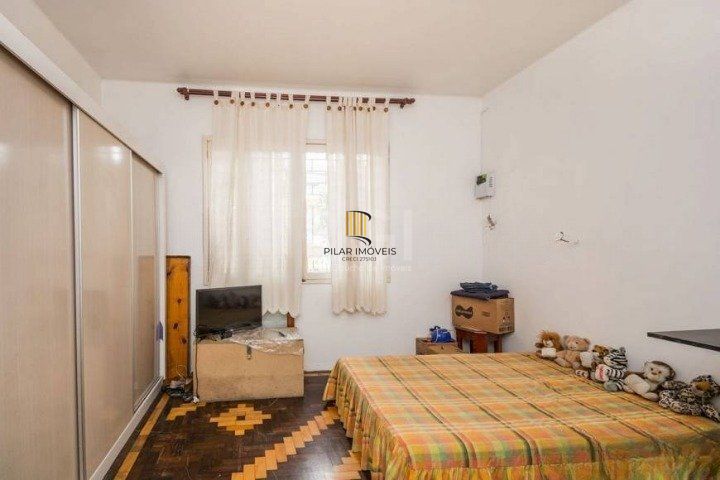 Casa para Venda - 290m², 3 dormitórios, 4 vagas - Santo Antonio