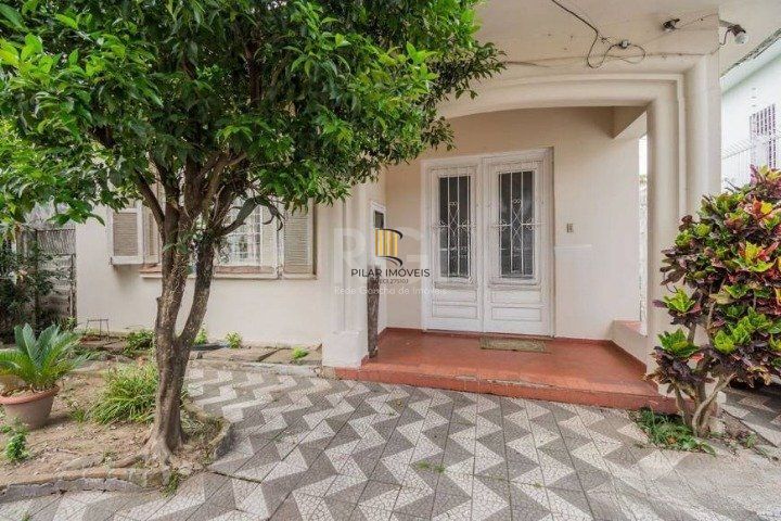 Casa para Venda - 290m², 3 dormitórios, 4 vagas - Santo Antonio