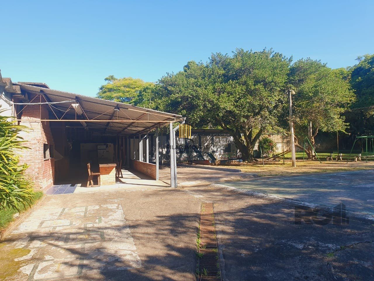 Apartamento de 02 dormitórios, no bairro Partenon, para locação