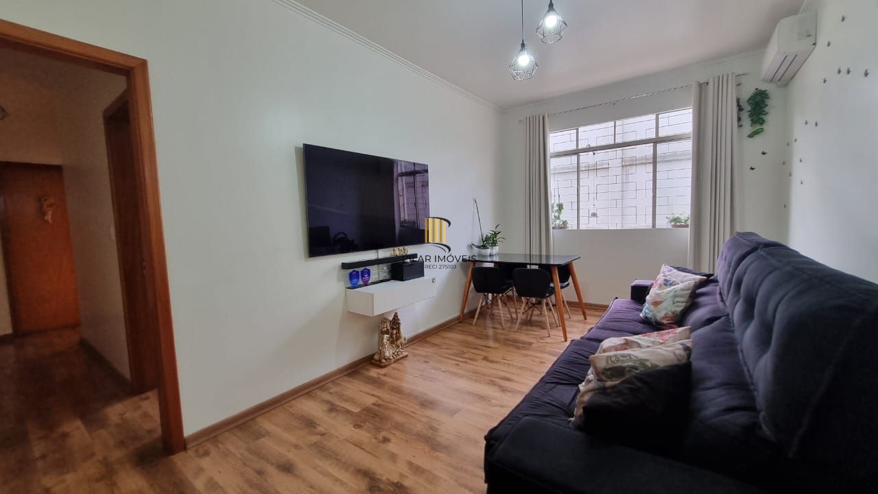 Aproveite o sol e a vista, apartamento para venda de frente com sacada, 2 dormitórios com 1 vaga no bairro Santana em Porto Alegre/RS.