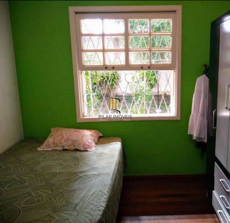 CASA EM 2 TERRENOS NO BAIRRO MEDIANEIRA