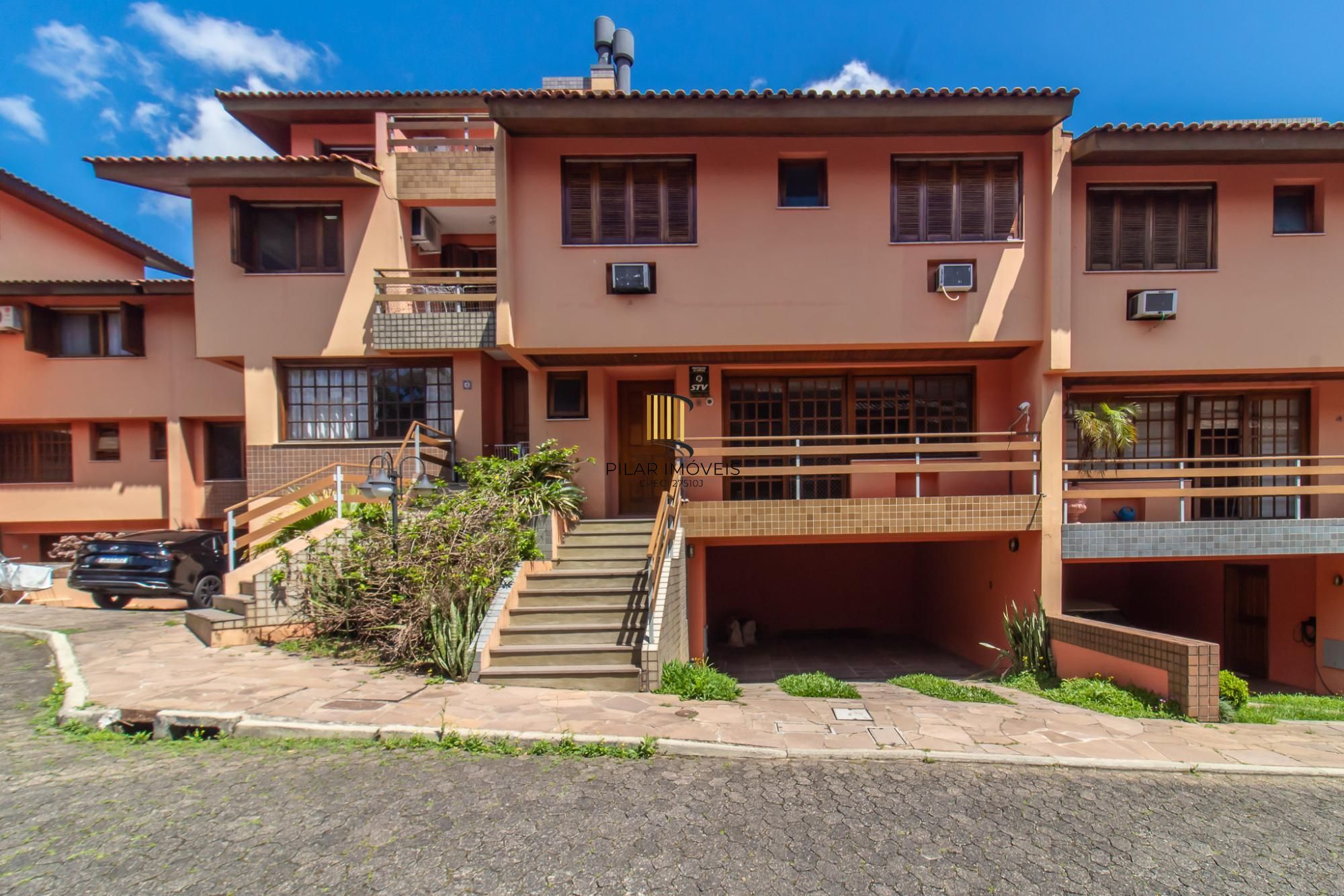 Casa de Condomínio 3 dormitórios no bairro Menino Deus