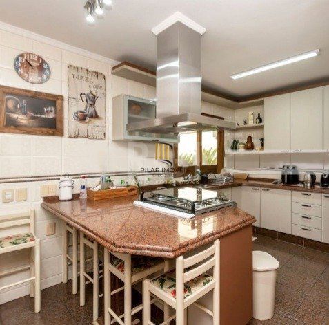 Casa para Venda - 250m², 5 dormitórios, sendo 1 suites, 4 vagas - Sarandi
