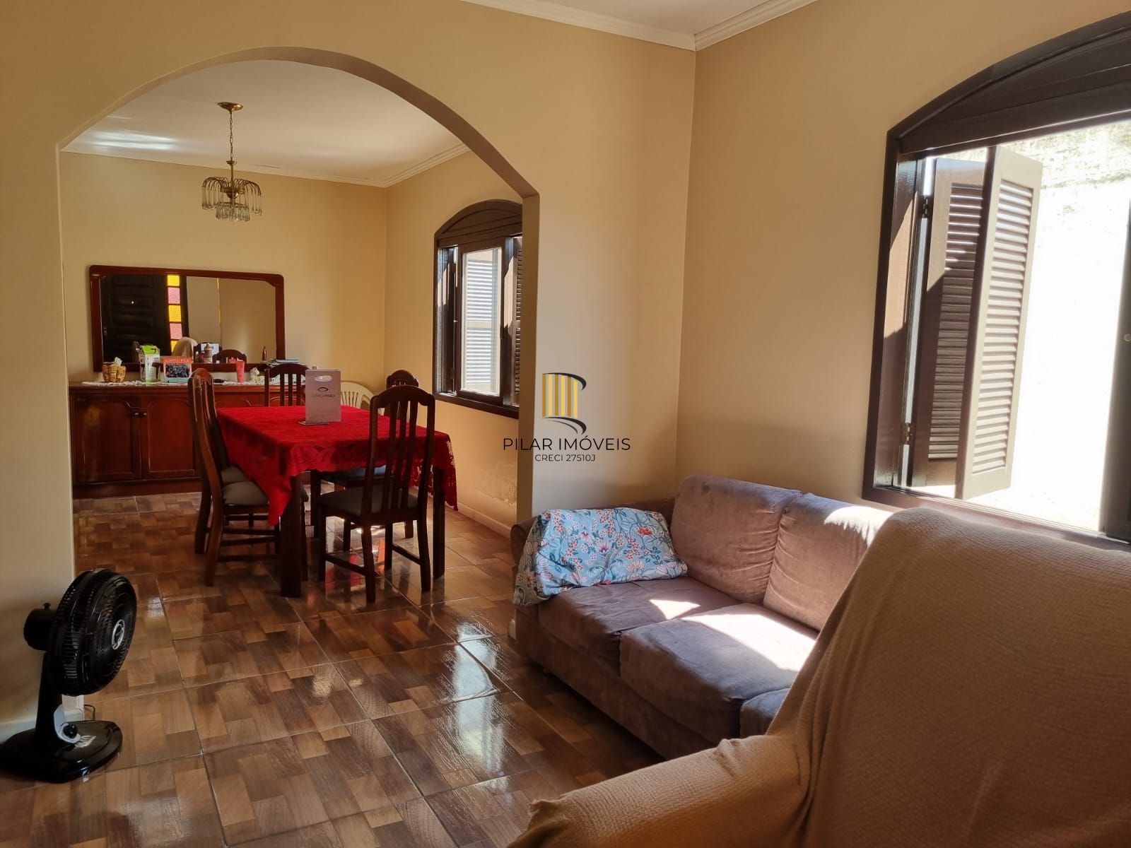 Casa 5 dormitórios no bairro Partenon
