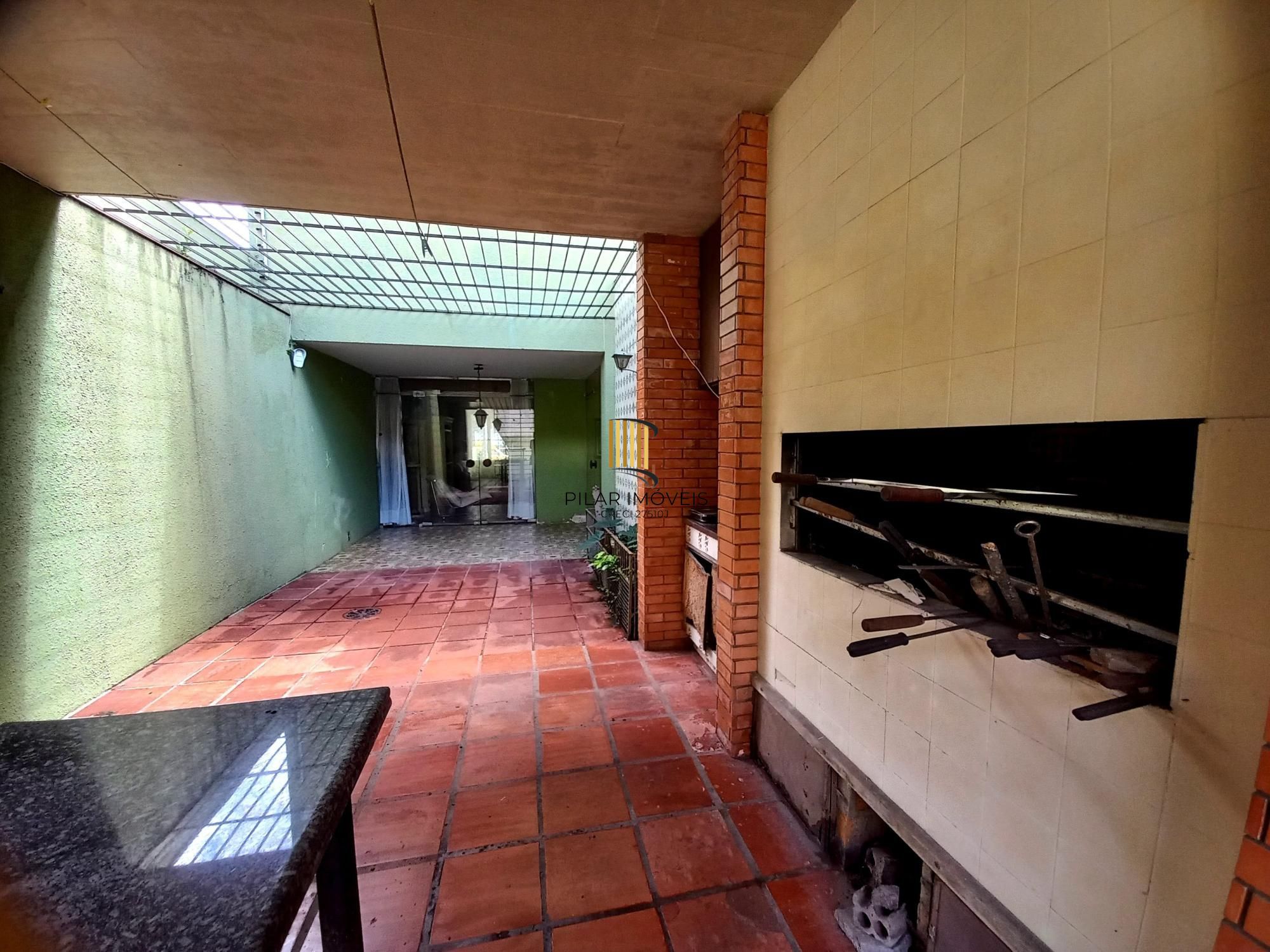 Casa para Venda - 300m², 4 dormitórios, sendo 1 suites, 2 vagas - Santana