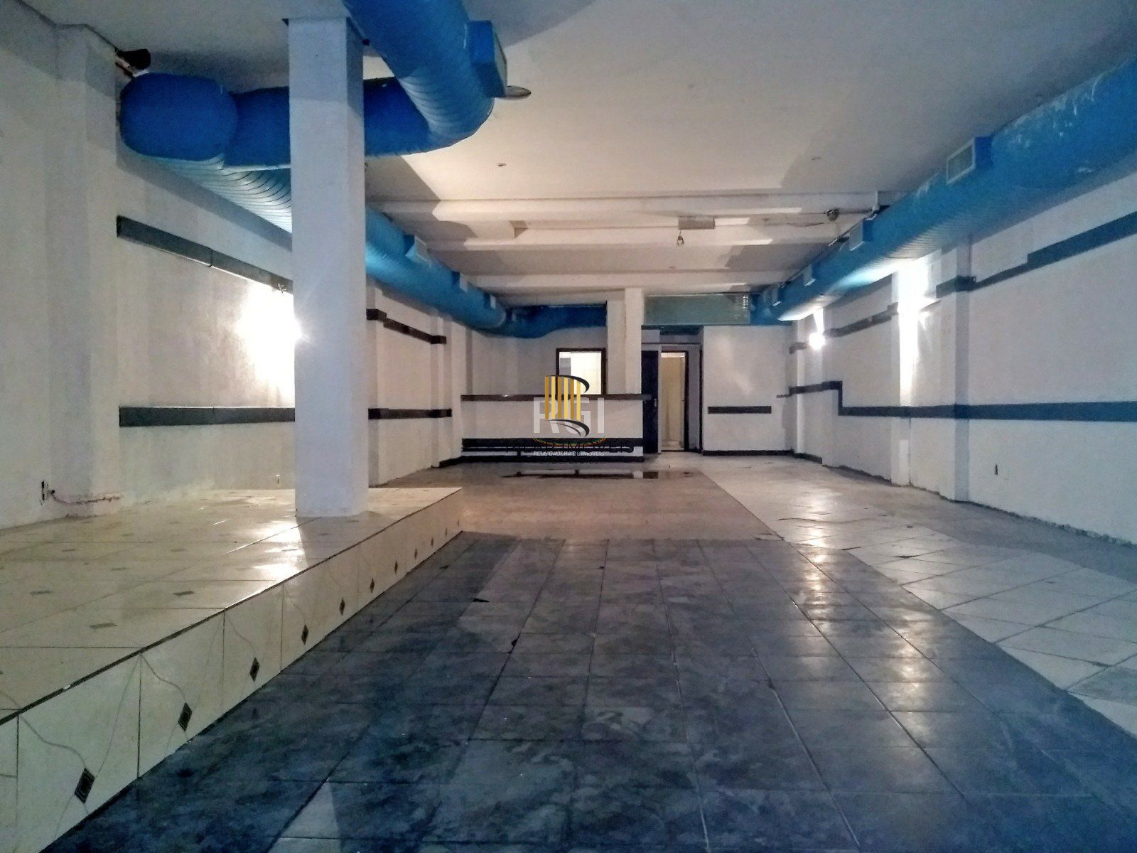 Loja para Venda - 244.56m², 0 dormitórios, Cidade Baixa