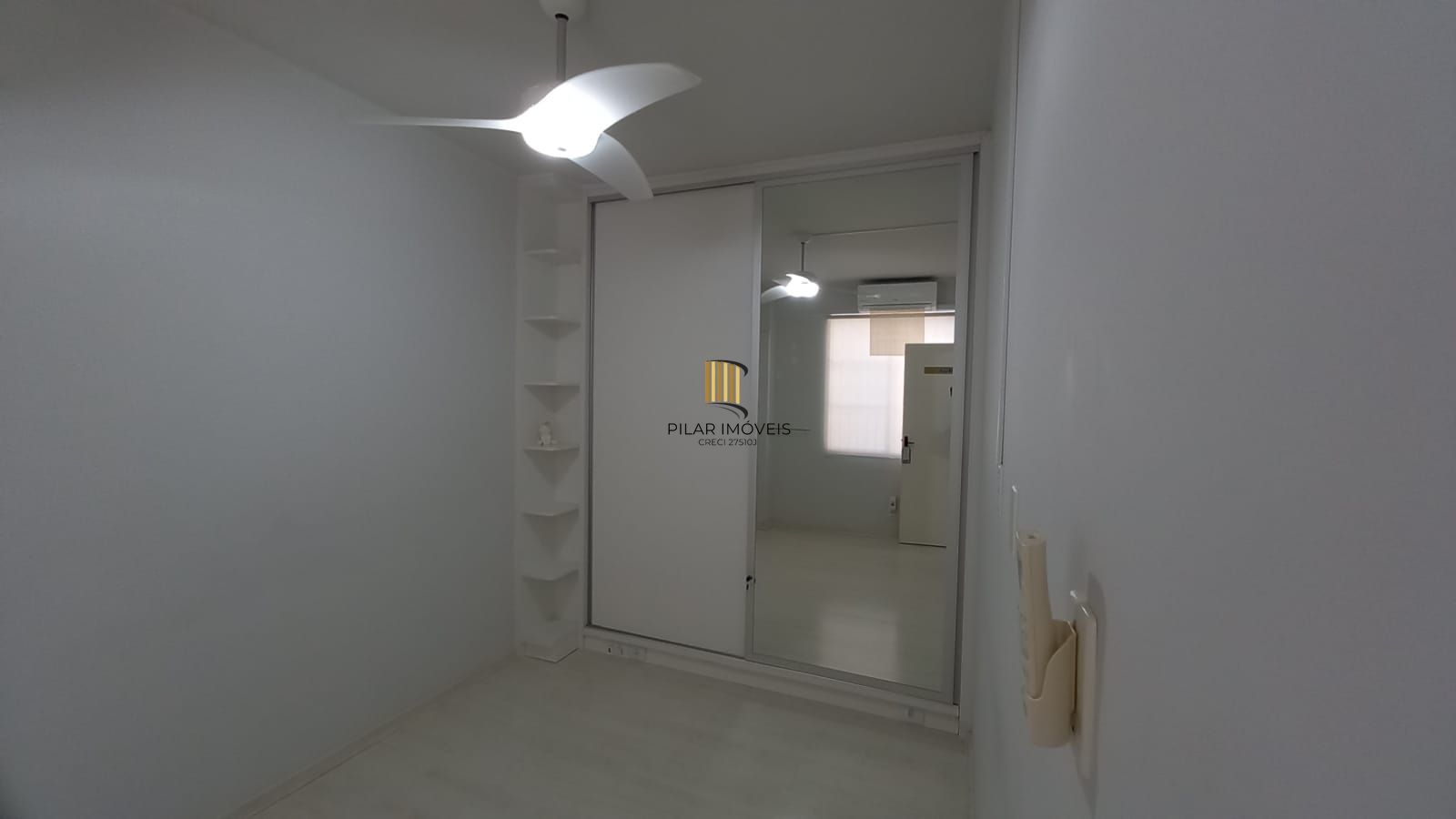Descubra o charme e o conforto desta kitnet incrível para venda transformada em 1 dormitório no bairro Centro Histórico em Porto Alegre/RS.