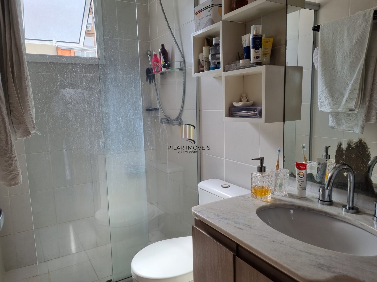 Apartamento de 2 dormitórios com vaga no Bairro Santana