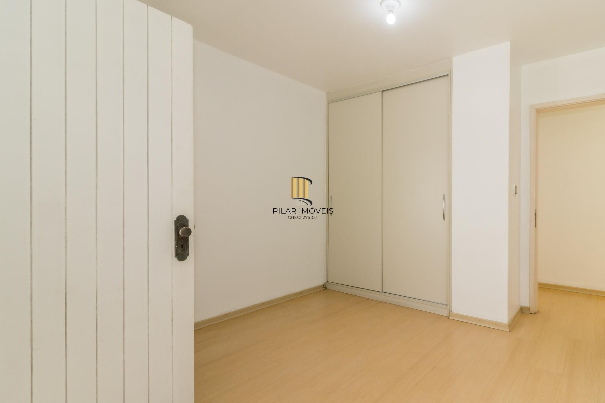 Casa para Venda - 250m², 4 dormitórios, sendo 1 suites, 3 vagas - Menino Deus