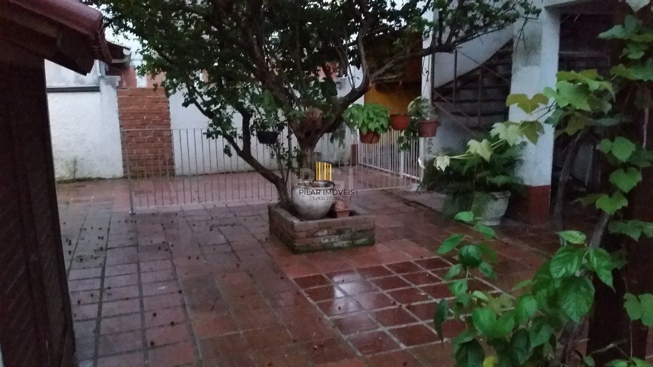 Casa para Venda - 400m², 5 dormitórios, 3 vagas - Santana
