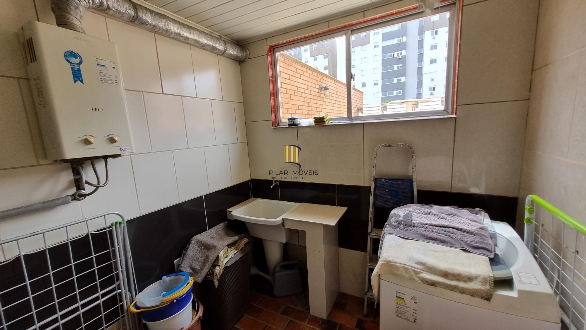 Casa de Condomínio 3 dormitórios no bairro Santo Antônio