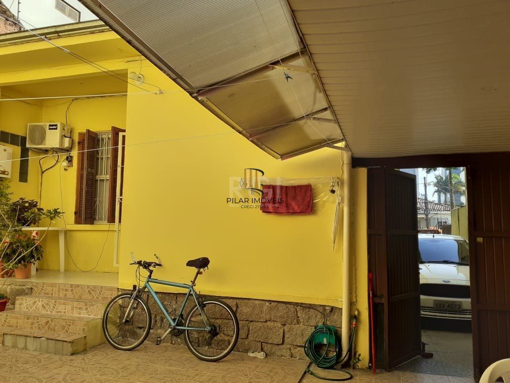 Casa para Venda - 360m², 3 dormitórios, sendo 1 suites, 4 vagas - Santana