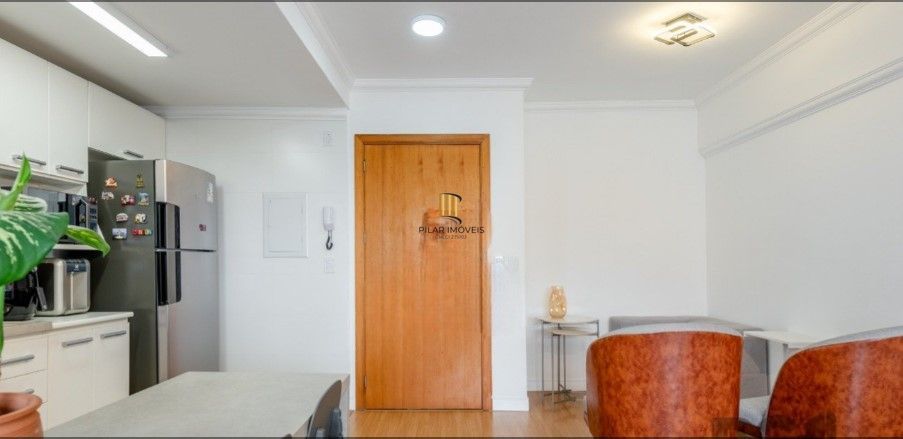 Apartamento de dois dormitórios localizado no bairro Passo da Areia em Porto Alegre/RS.