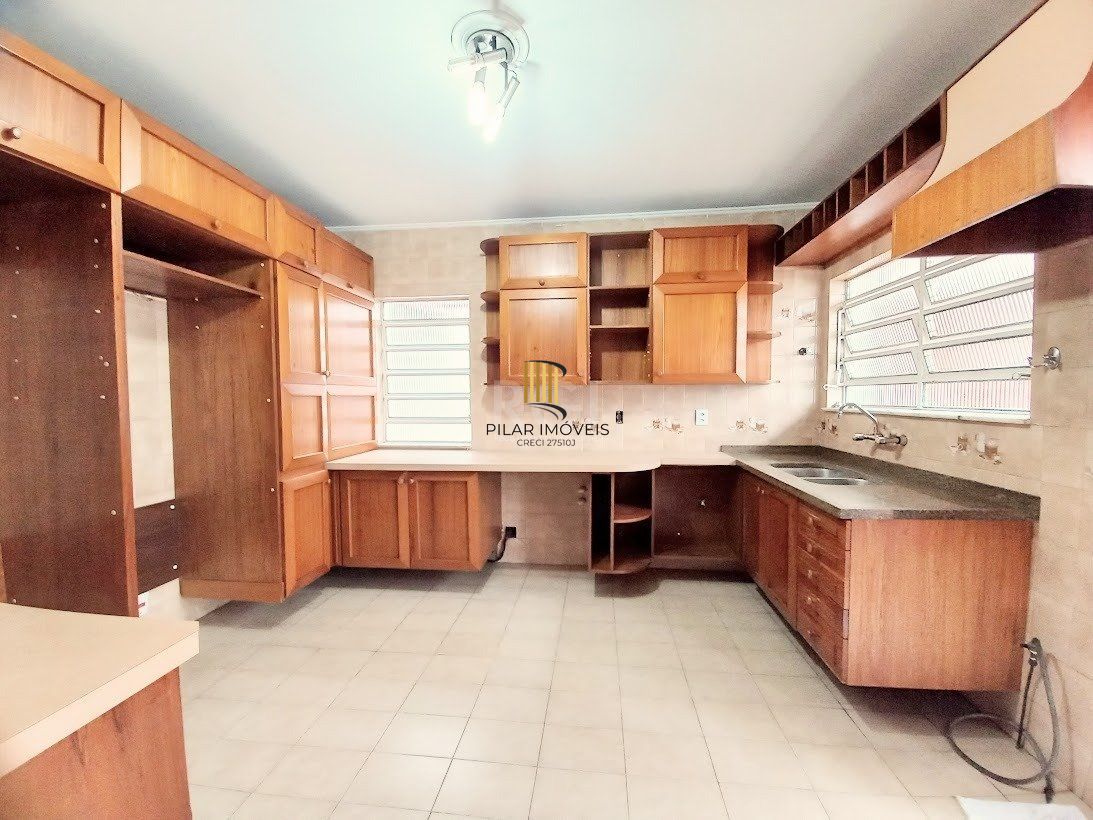 Casa para Venda - 224m², 3 dormitórios, sendo 1 suites, 3 vagas - Santana