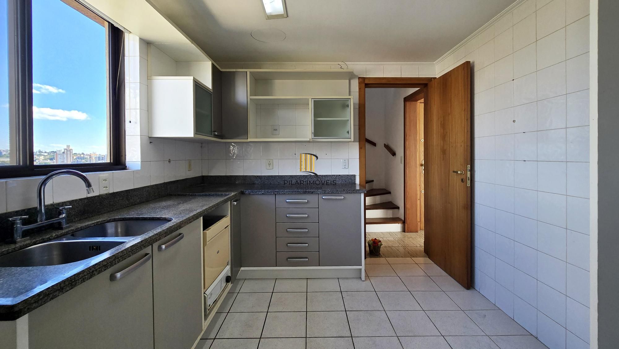 Cobertura 3 dormitórios no bairro Petrópolis