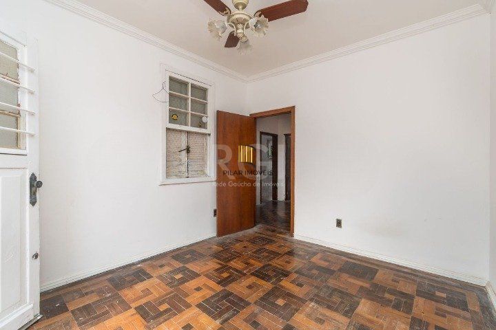 Casa para Venda - 240m², 3 dormitórios, sendo 1 suites, 3 vagas - Santana