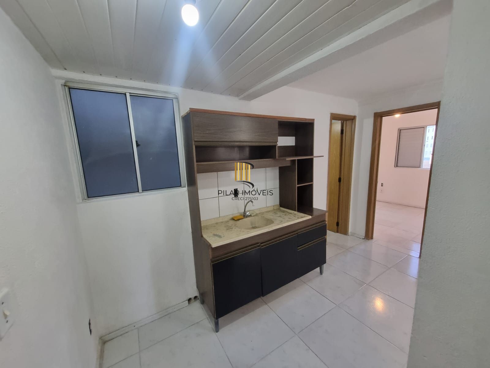 Excelente apartamento de 2 dormitórios, desocupado para venda  no bairro Partenon em Porto Alegre/RS.