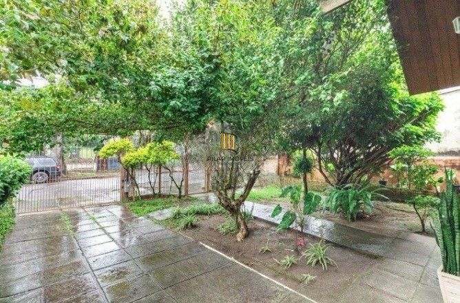 Casa com 2 dormitórios ,sendo 1 suíte para venda no bairro Tristeza em Porto Alegre/RS.