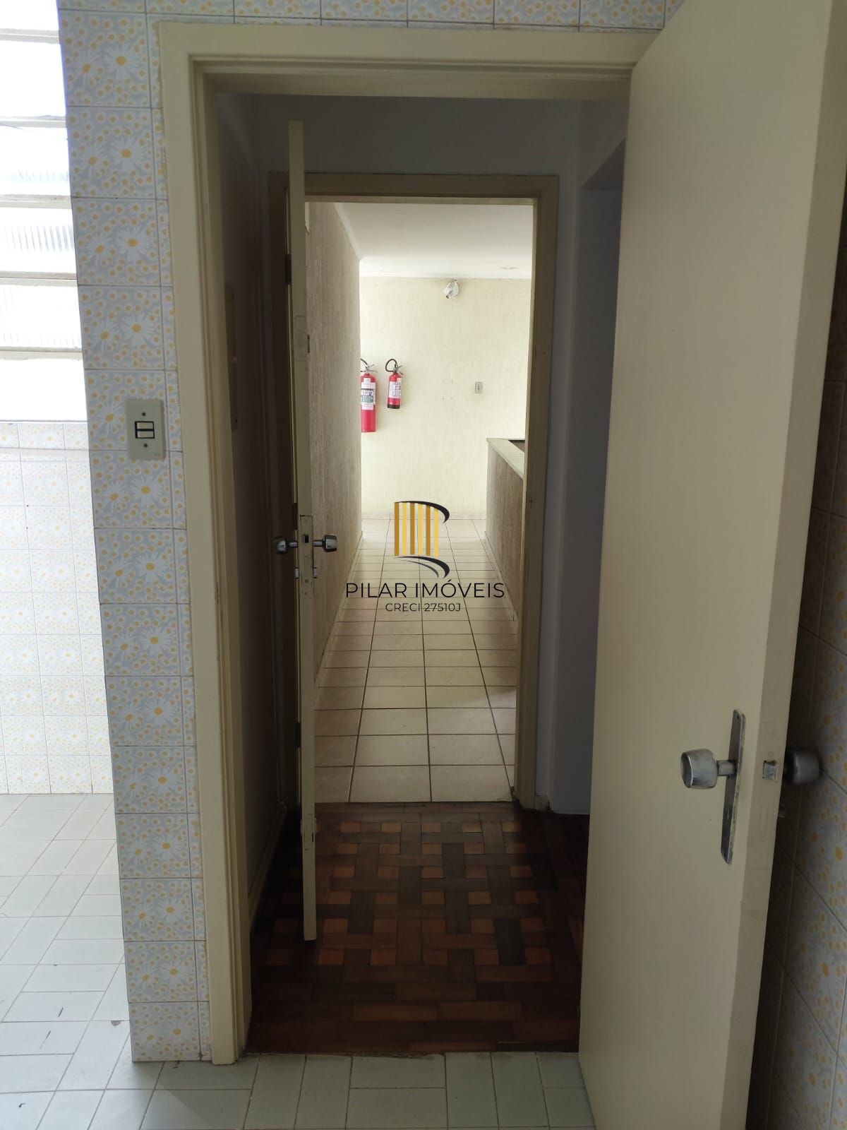 Apartamento de frente com 2 dormitórios para venda no bairro Jardim Botânico em Porto Alegre/RS.