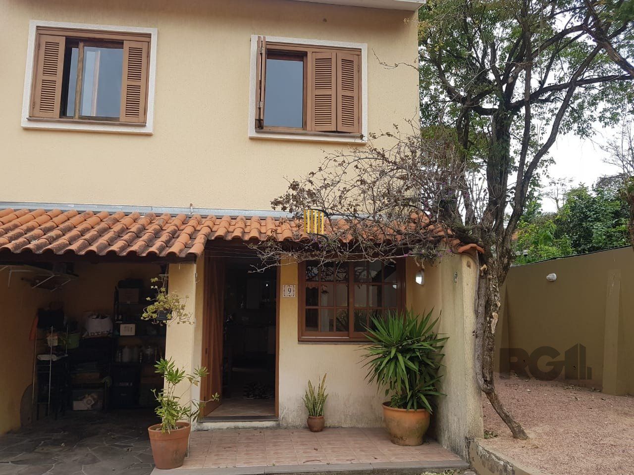 Casa de Condomínio 3 dormitórios no bairro Partenon