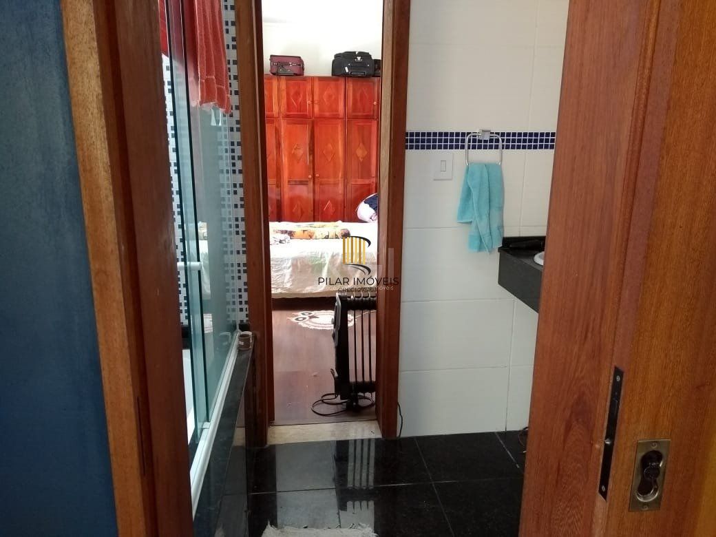Casa para Venda - 300m², 3 dormitórios, sendo 3 suites, 6 vagas - São Lucas