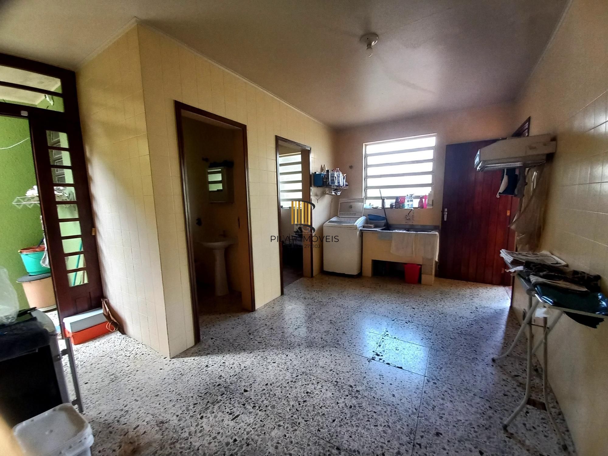 Casa para Venda - 300m², 4 dormitórios, sendo 1 suites, 2 vagas - Santana
