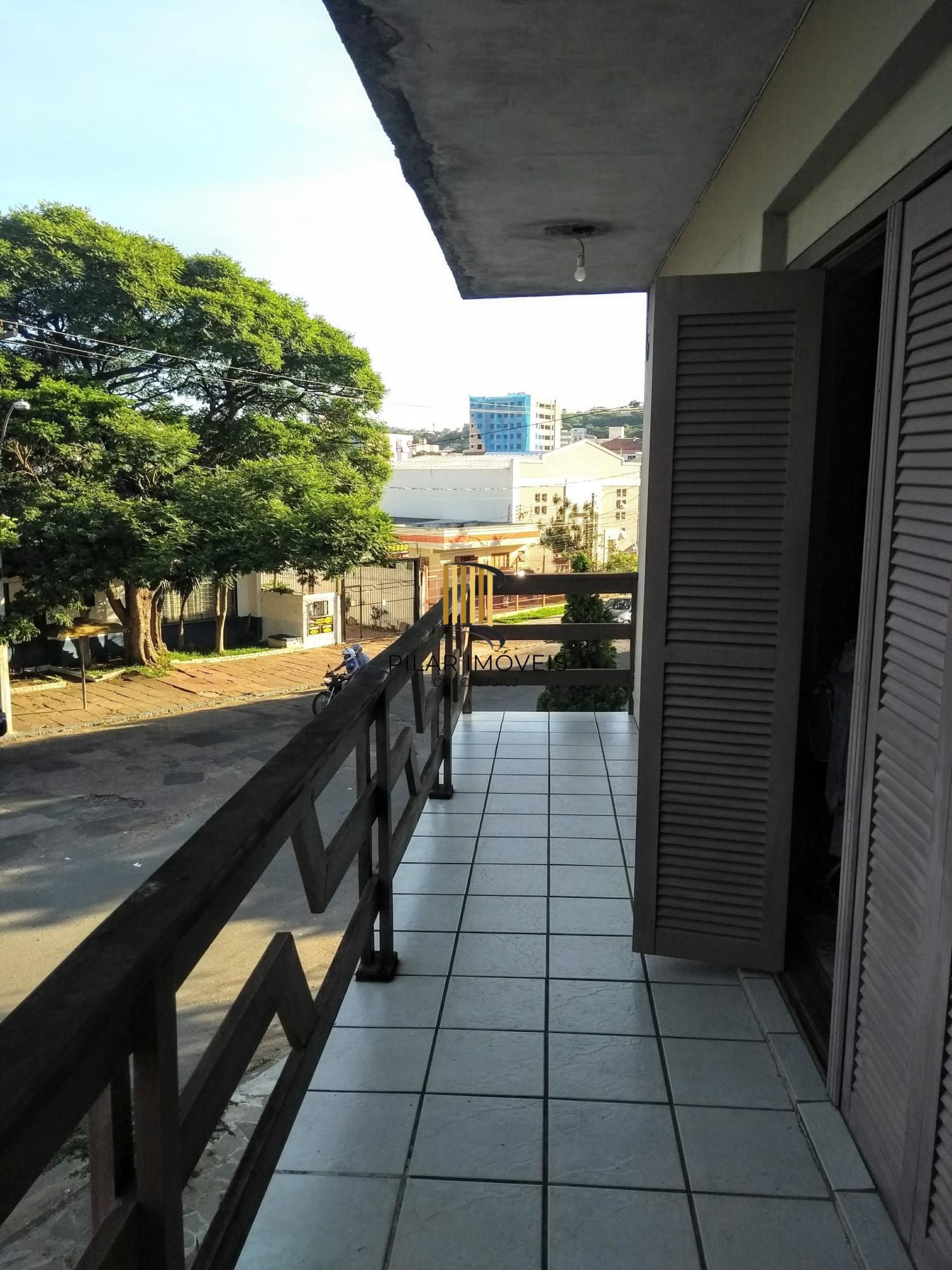 Predio para Venda - 291m², 3 dormitórios, sendo 2 suites, 1 vaga - Partenon