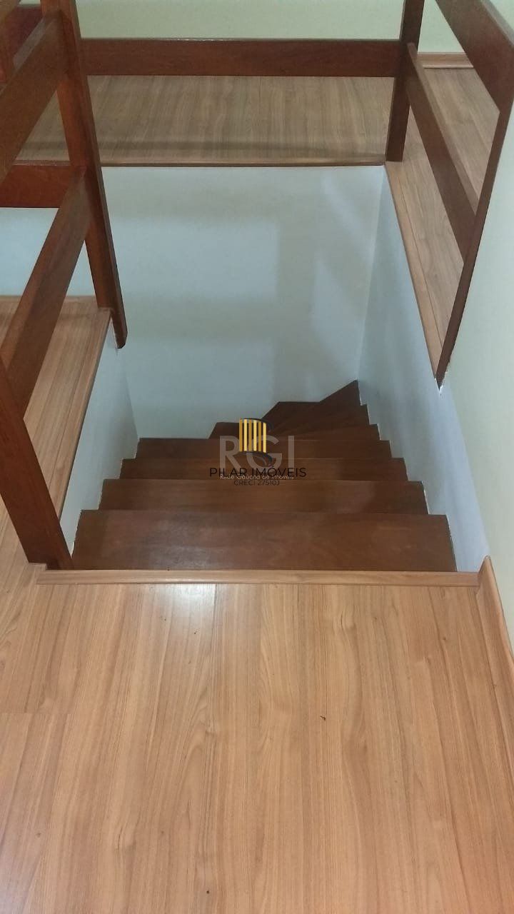 Casa para Venda - 177m², 4 dormitórios, sendo 1 suites, 2 vagas - Partenon