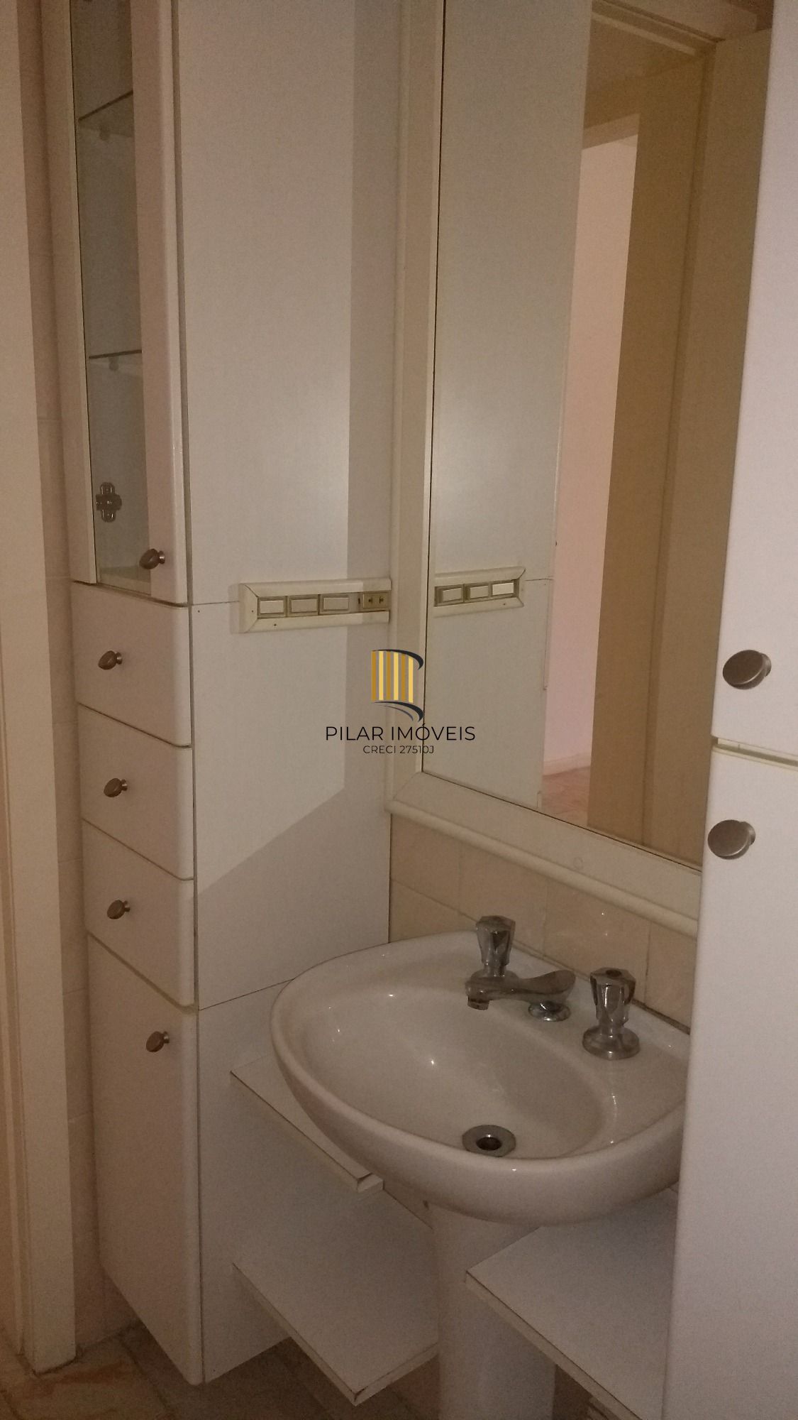 Apartamento para Venda - 74.84m², 1 dormitório, 1 vaga - Rio Branco