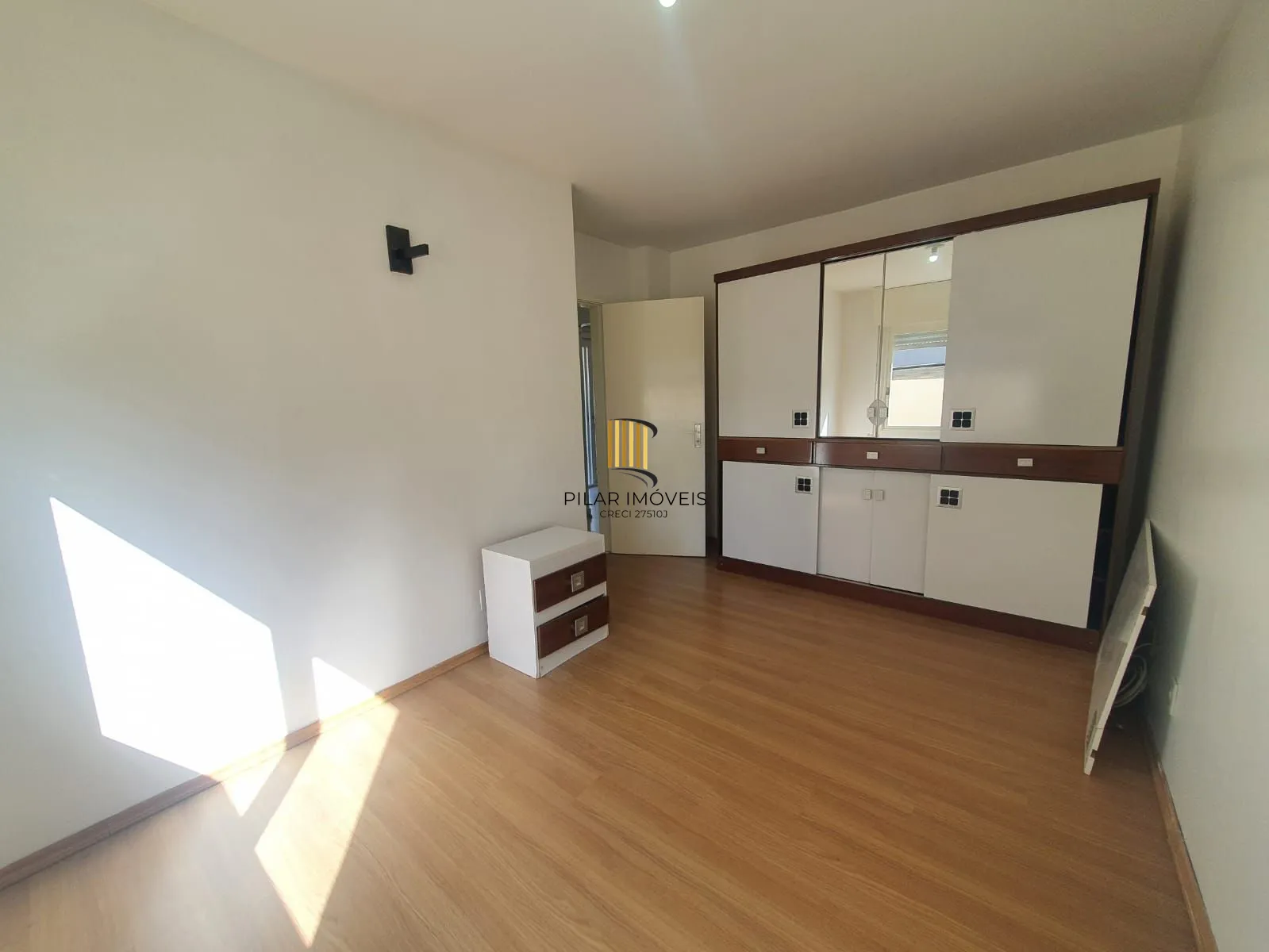 Apartamento de 2 dormitórios no bairro Azenha para comprar