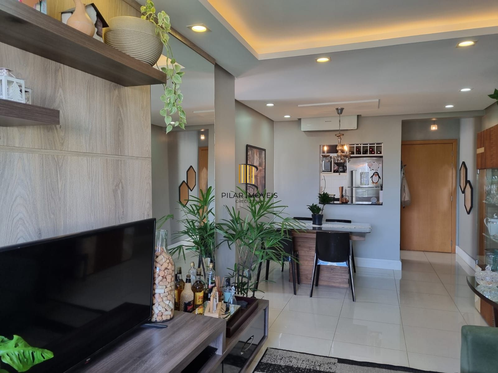 Apartamento de 2 dormitórios com vaga no Bairro Santana