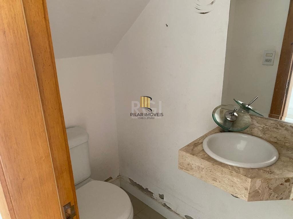 Casa 3 dormitórios no bairro Hípica