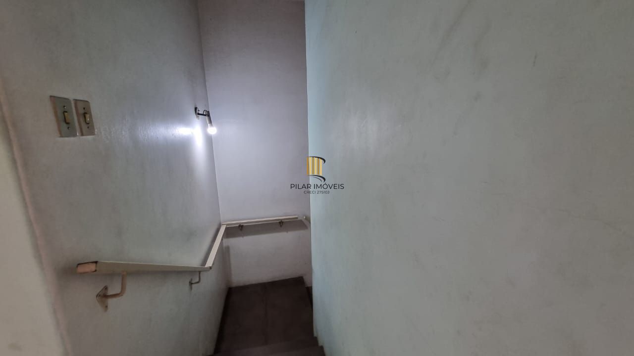 Casa estilo sobrado para venda de 3 dormitórios  com  2 vagas de garagem no bairro Cidade Baixa em Porto Alegre/RS.